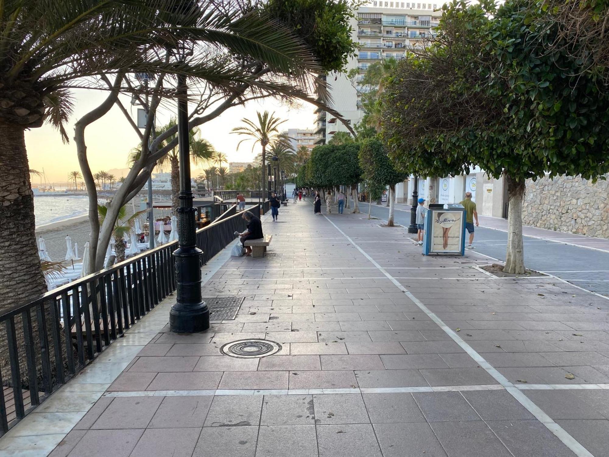 Апартаменты Dennilenni A Marbella Centro Экстерьер фото